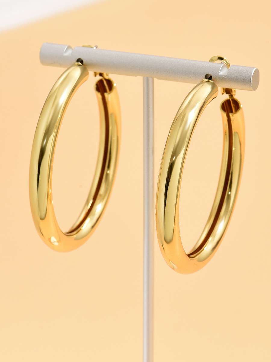 Minimalist Hoop Earrings | Classic Style Commute Round Hoop Earrings | Golden Hoops | Celebrity Inspired Hoops