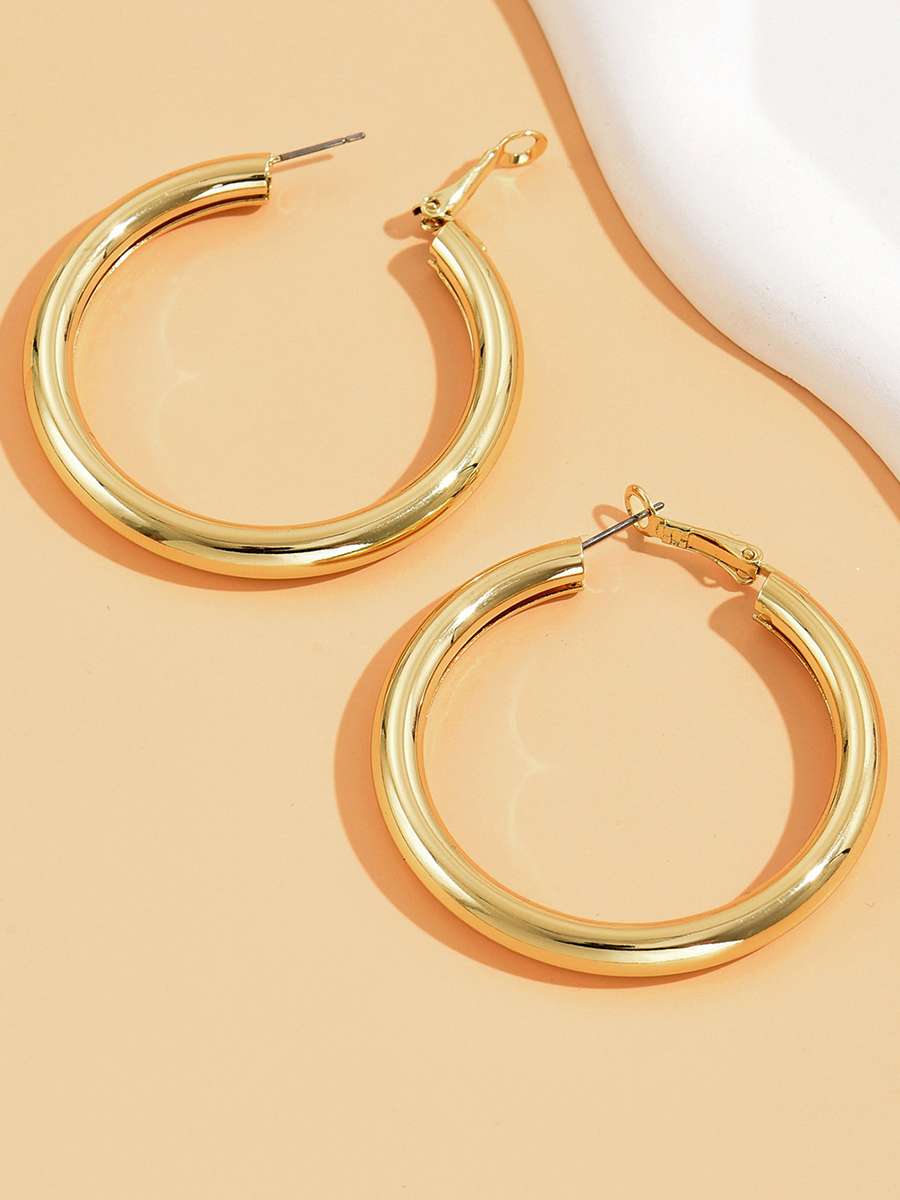 Minimalist Hoop Earrings | Classic Style Commute Round Hoop Earrings | Golden Hoops | Celebrity Inspired Hoops