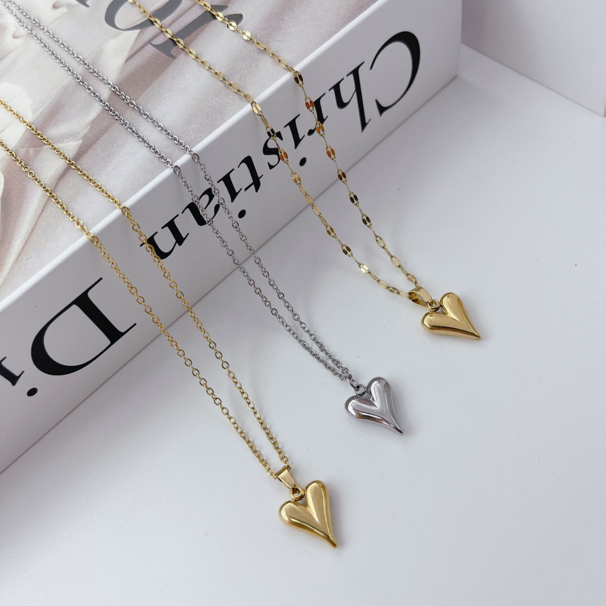Anti Tarnish Titanium Steel Simple Style Golden Polishing Heart Shape Pendant Necklace