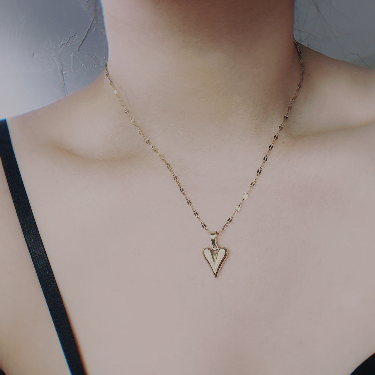 Anti Tarnish Titanium Steel Simple Style Golden Polishing Heart Shape Pendant Necklace
