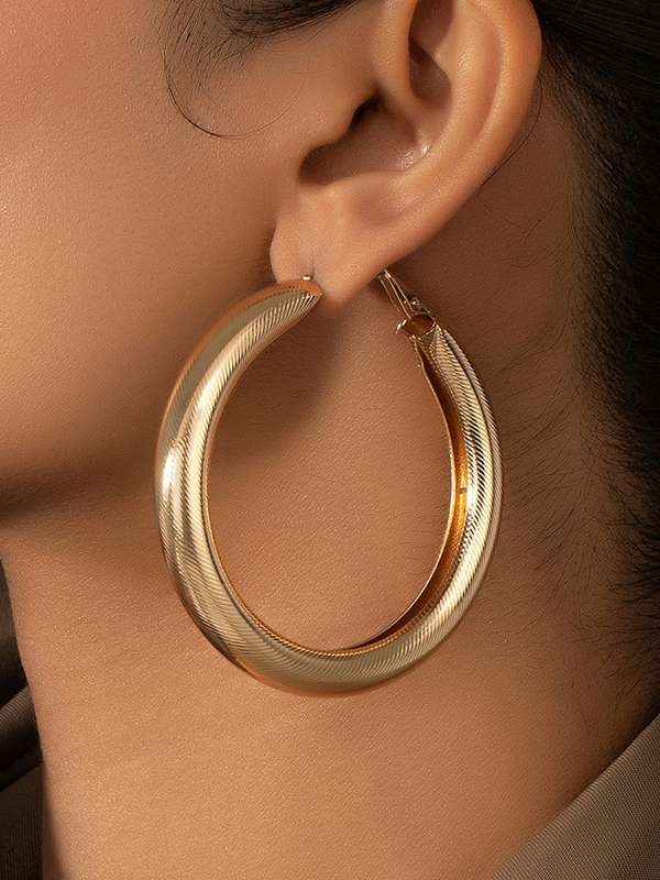 Hyperbole Geometric Stripe Solid Color Alloy Hoop Earrings | Retro Golden Hoops