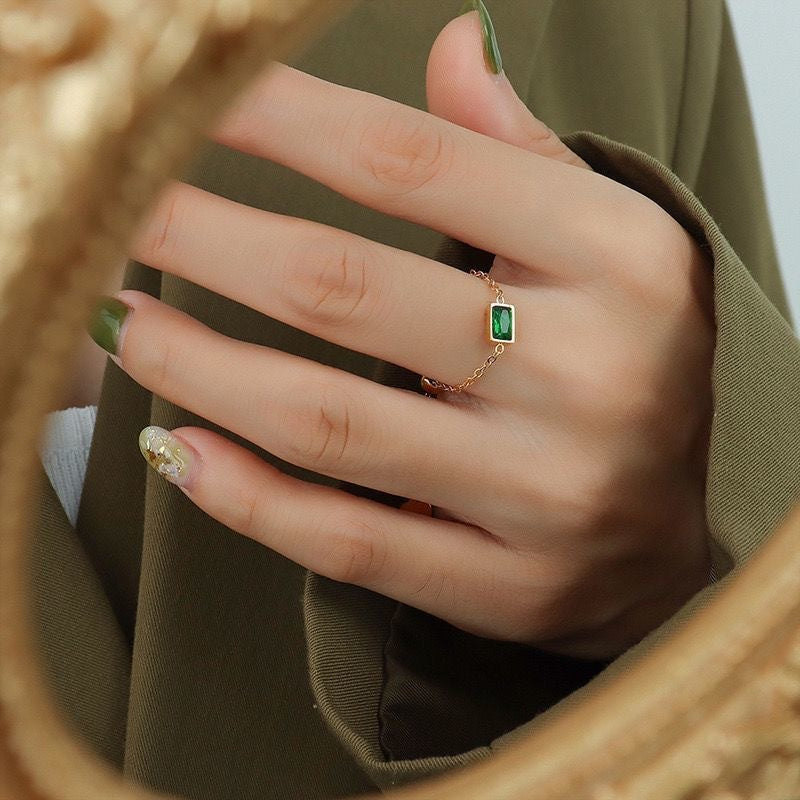 Emerald Chain Ring | Anti-Tarnish 18k Gold Plated Chain Green | Delicate Ring