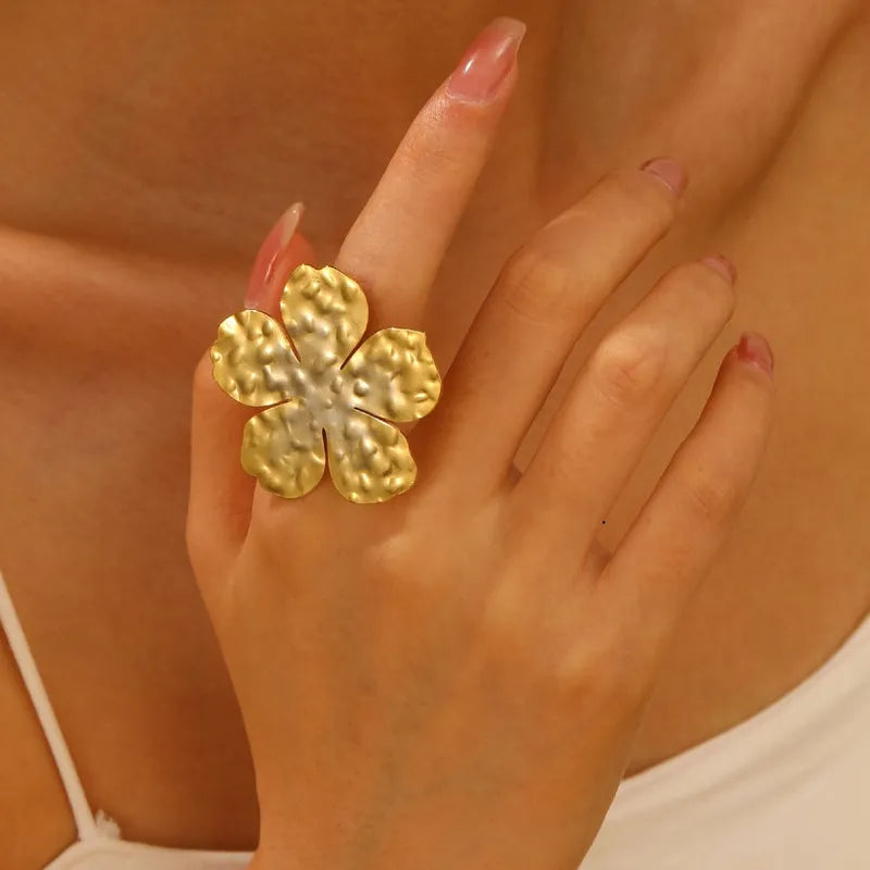 Big Golden Flower Ring - Cocktail Ring 