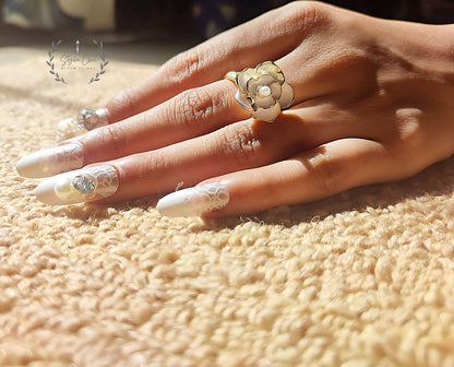 White Flower Ring | Flower Ring Ideas | Aesthetic Ring | White Ring | Gift For Her | Jewellery Gift Ideas