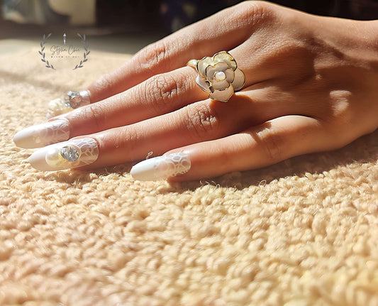 White Flower Ring | Flower Ring Ideas | Aesthetic Ring | White Ring | Gift For Her | Jewellery Gift Ideas